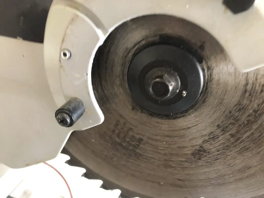 what is arbor size on a miter saw