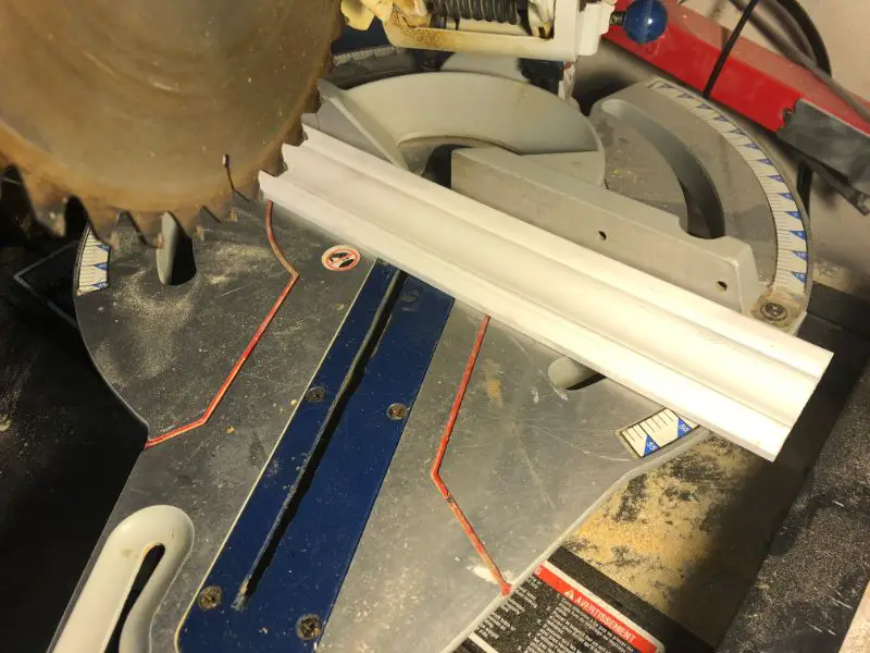 can a miter saw cut