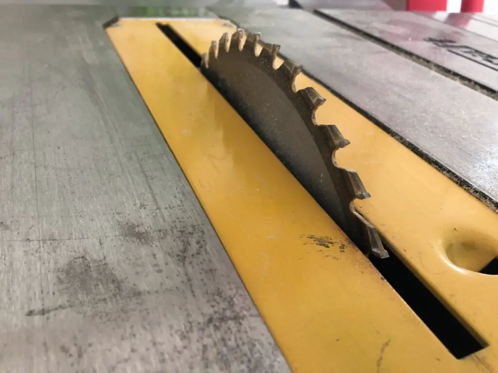 table saw blade cut logs