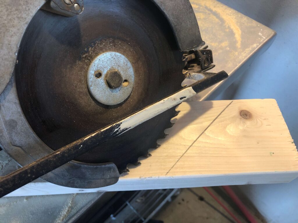 miter cut with a circular saw