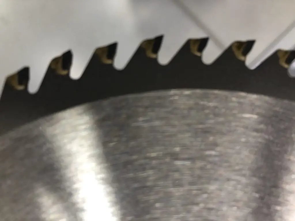 how to know if a miter saw blade has gone bad