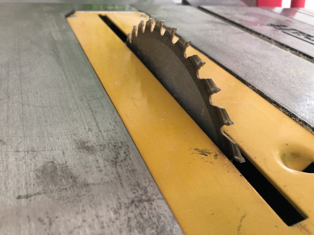 table saw blade cut logs