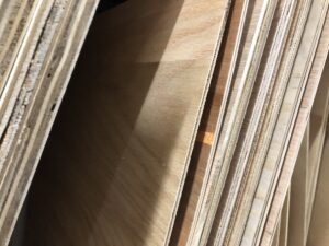 how to cut thin plywood
